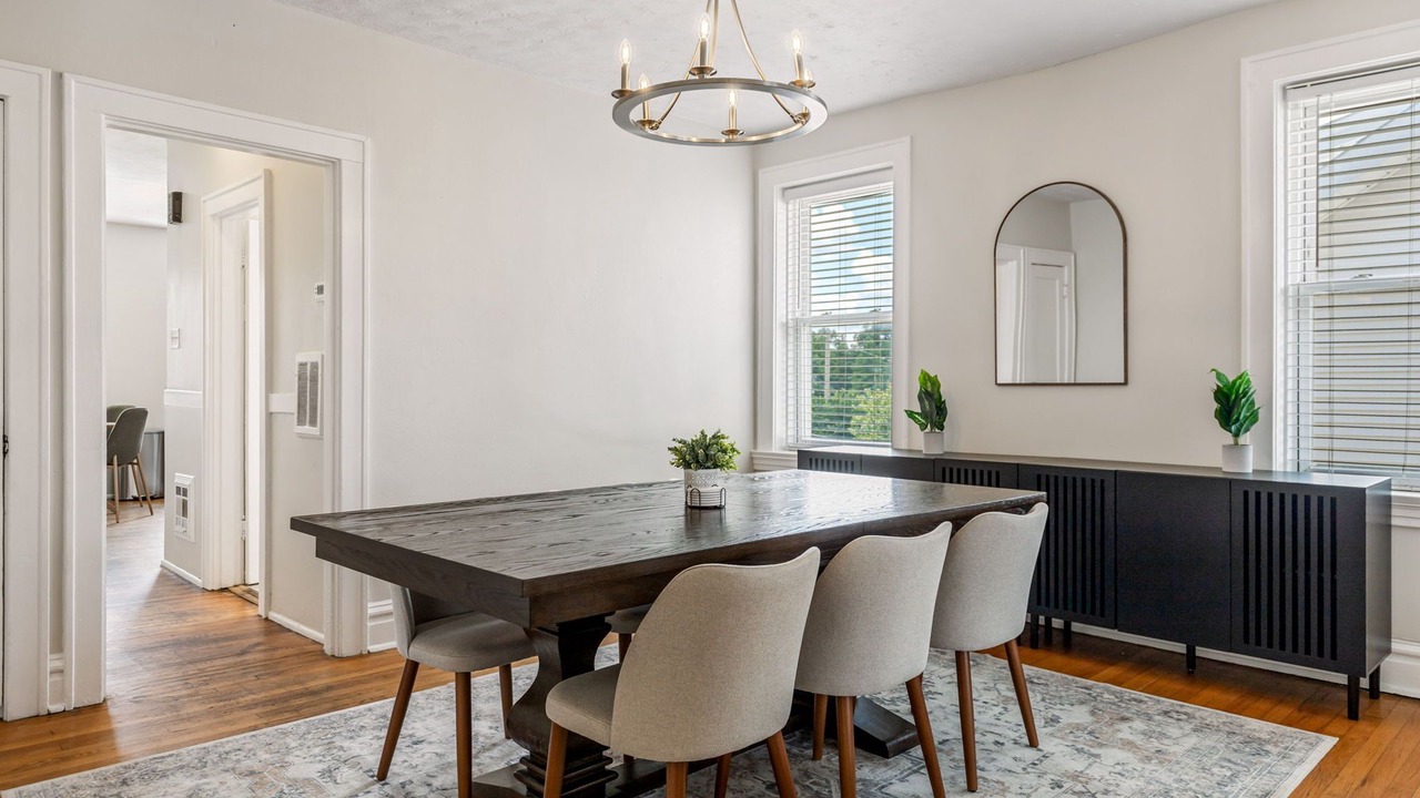 Photo of Livingroom in Lindenwood Park