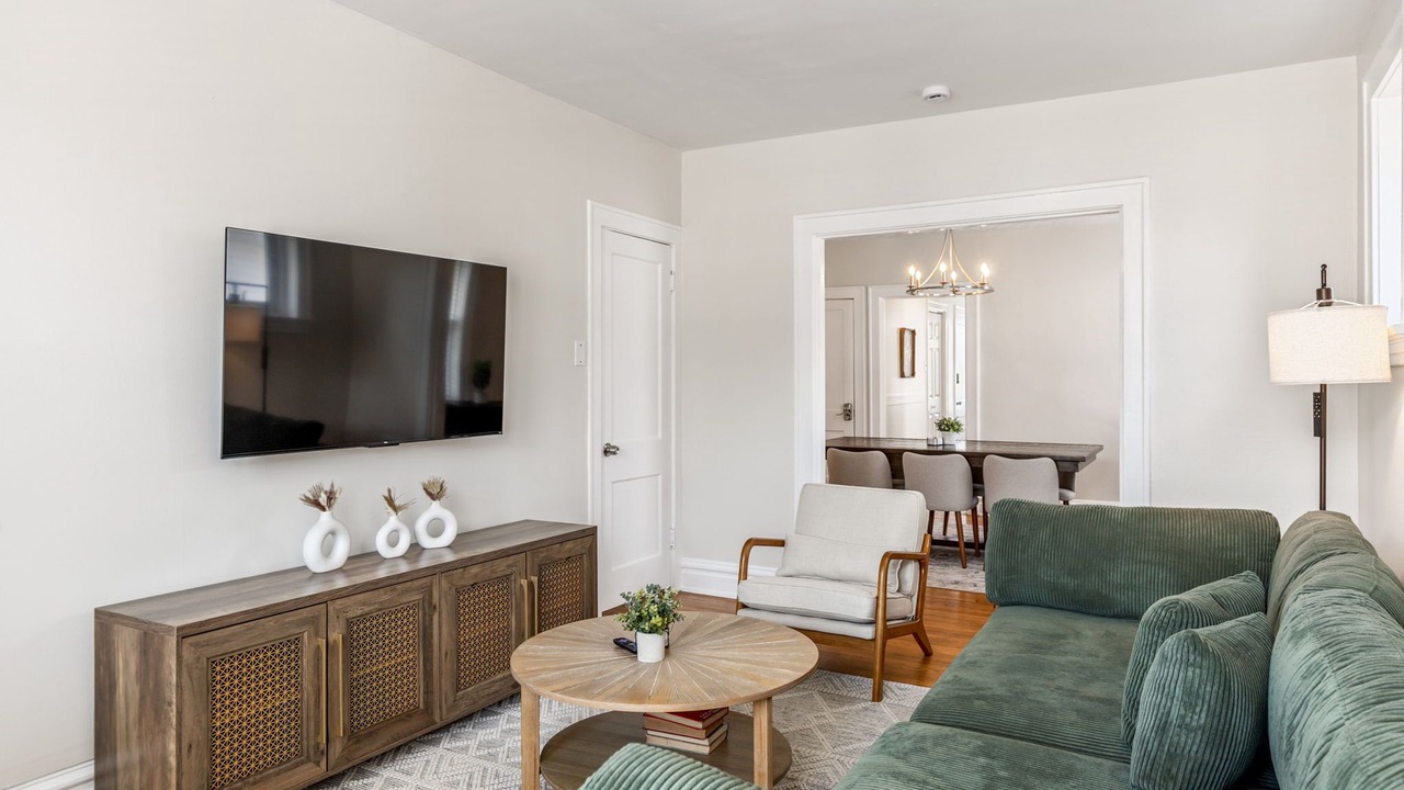Photo of Livingroom in Lindenwood Park