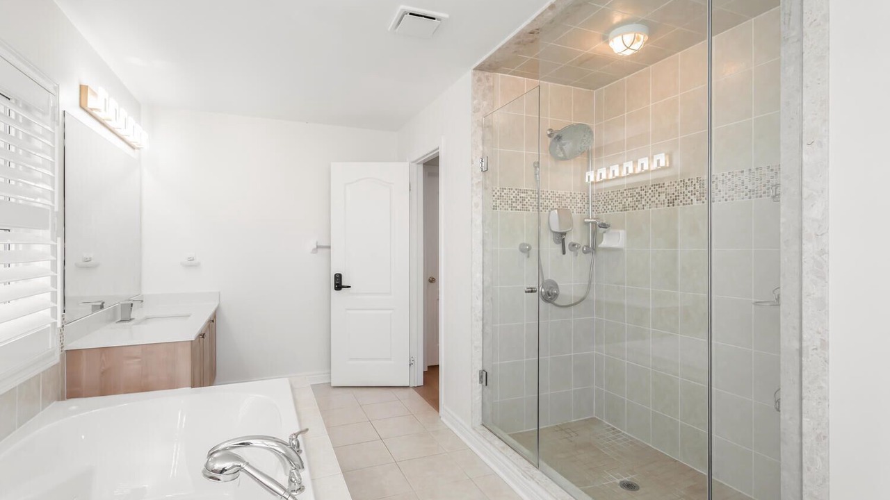 Photo of Bathroom in Halton Regional Municipality
