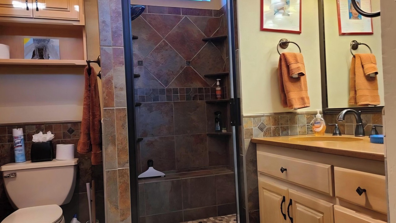 Photo of Bathroom in Foothills South
