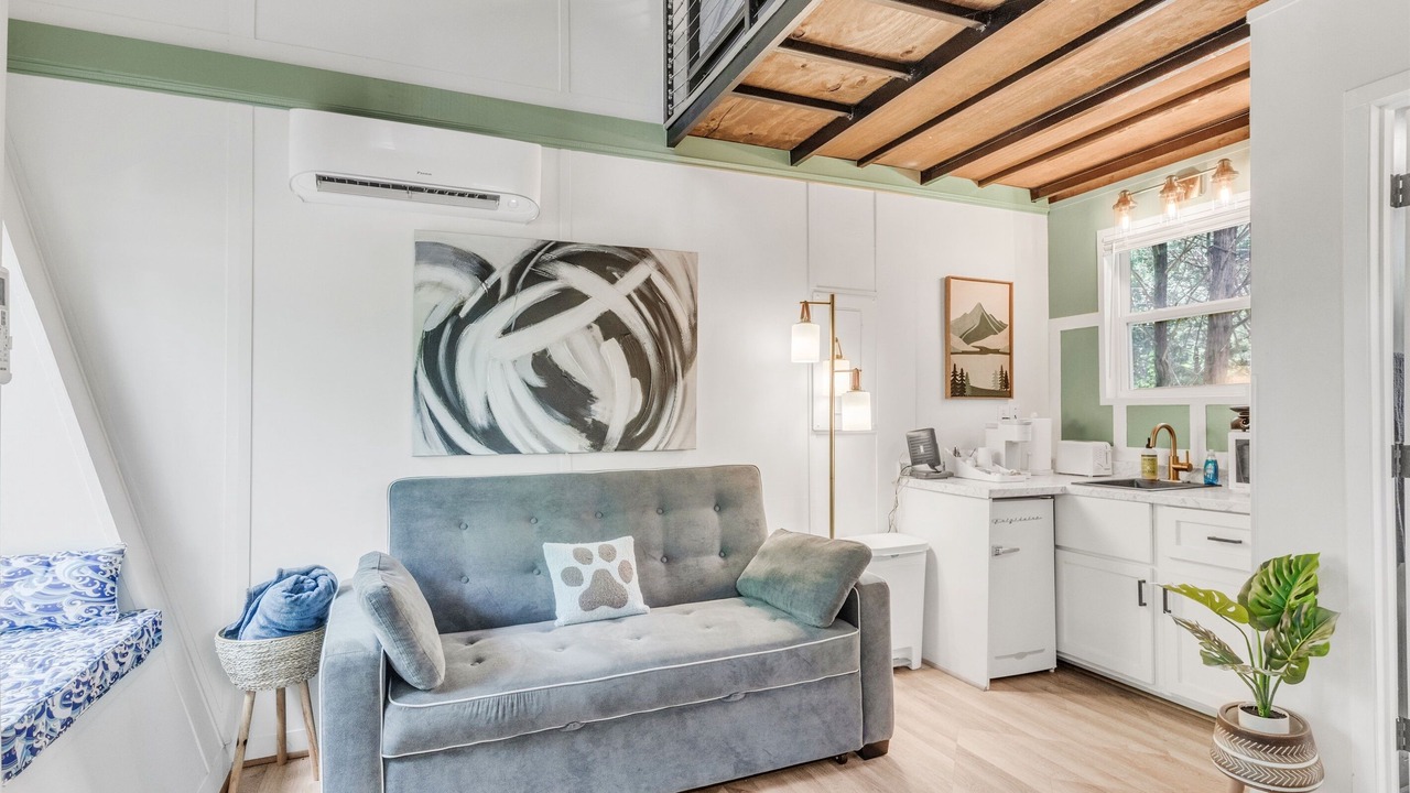 Photo of Livingroom in Starkville