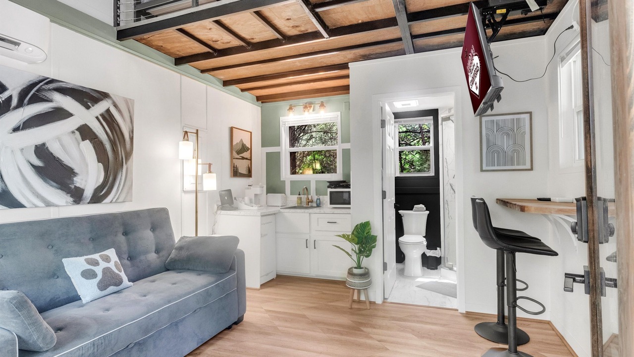 Photo of Livingroom in Starkville
