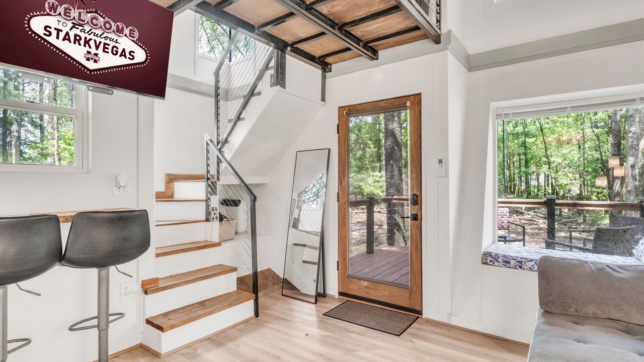 Photo of Livingroom in Starkville