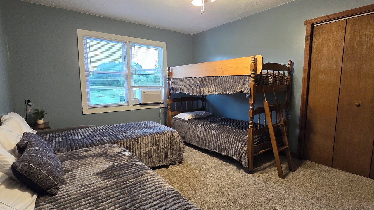 Photo of Bedroom in Sulphur Springs