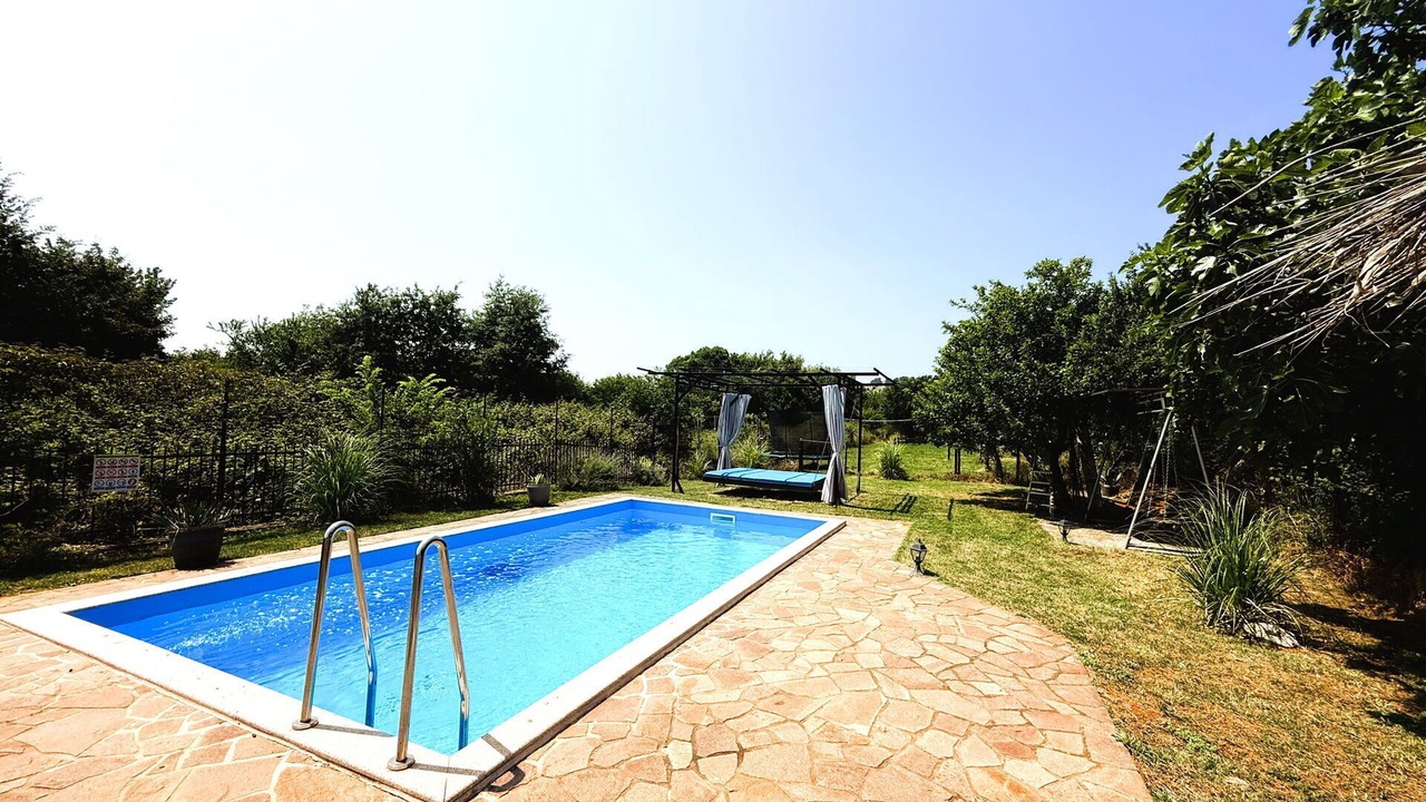 Photo of Outdoor in Risika