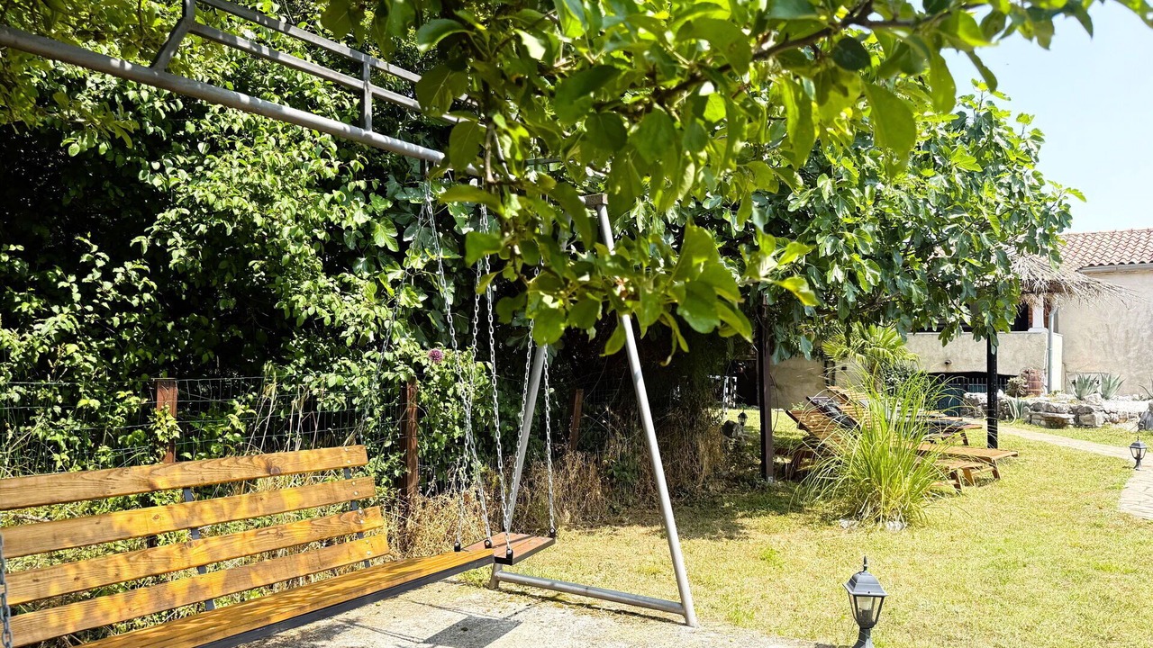 Photo of Outdoor in Risika