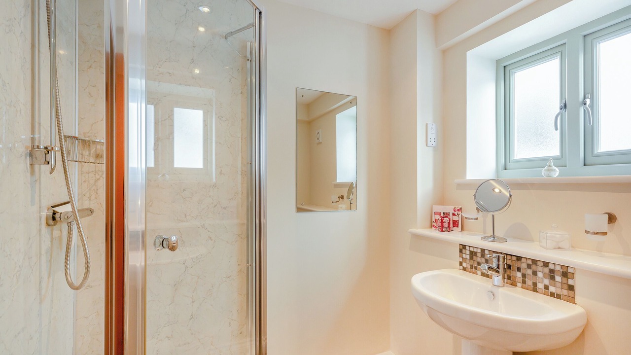 Photo of Bedroom in Tirabad