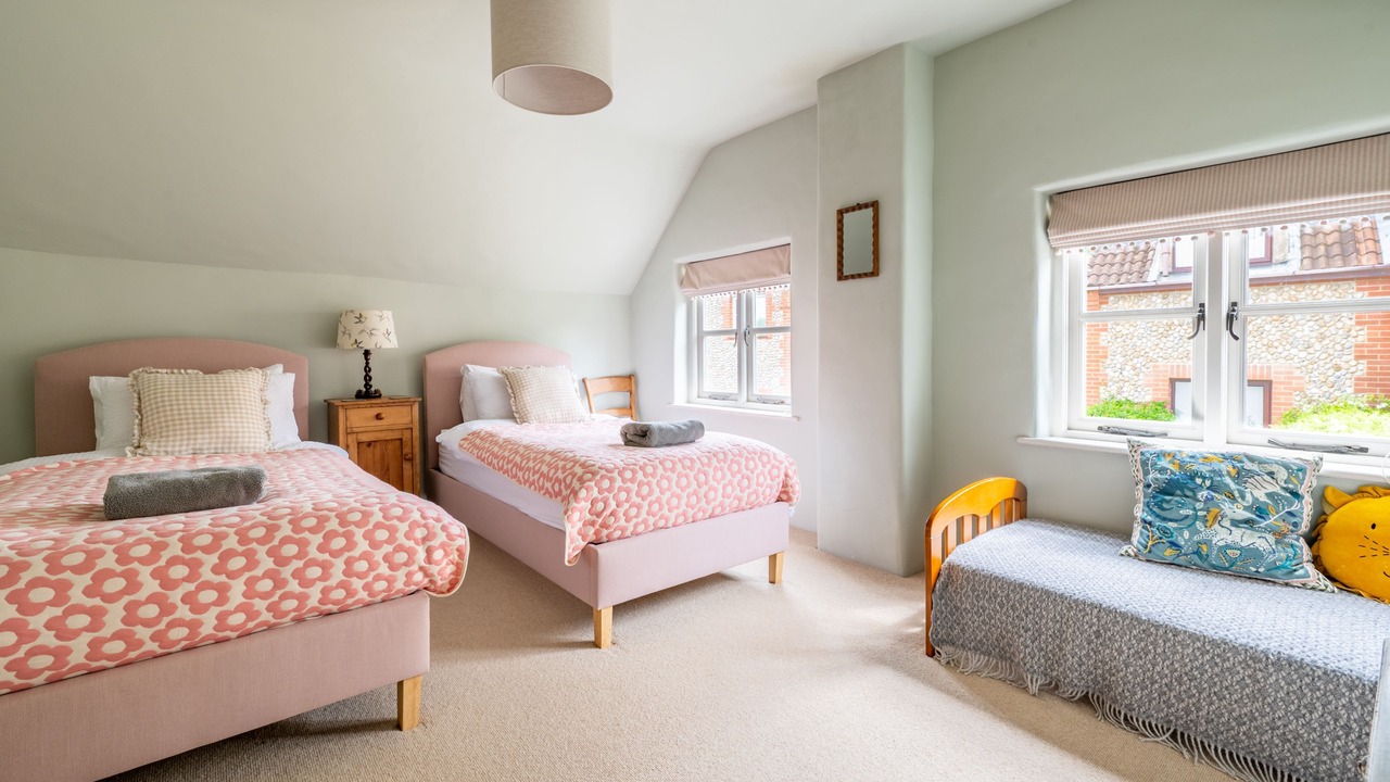 Photo of Others in Salthouse