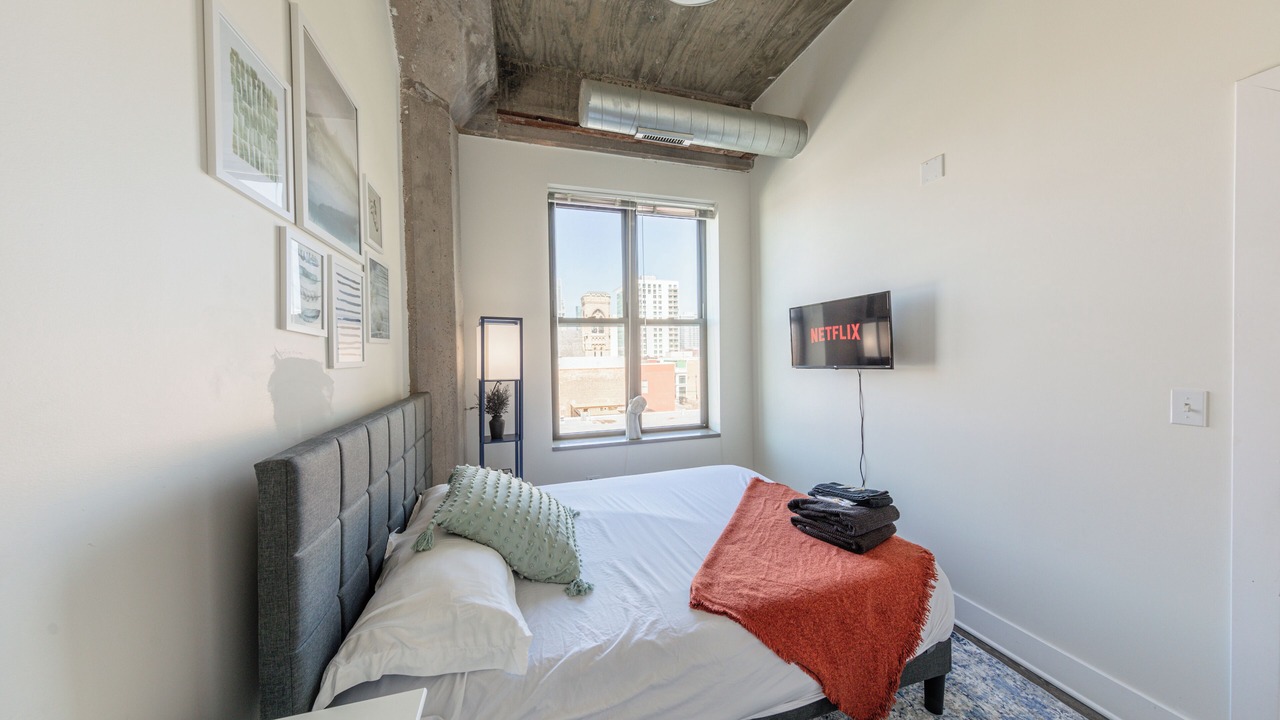 Photo of Bedroom in Near South Side