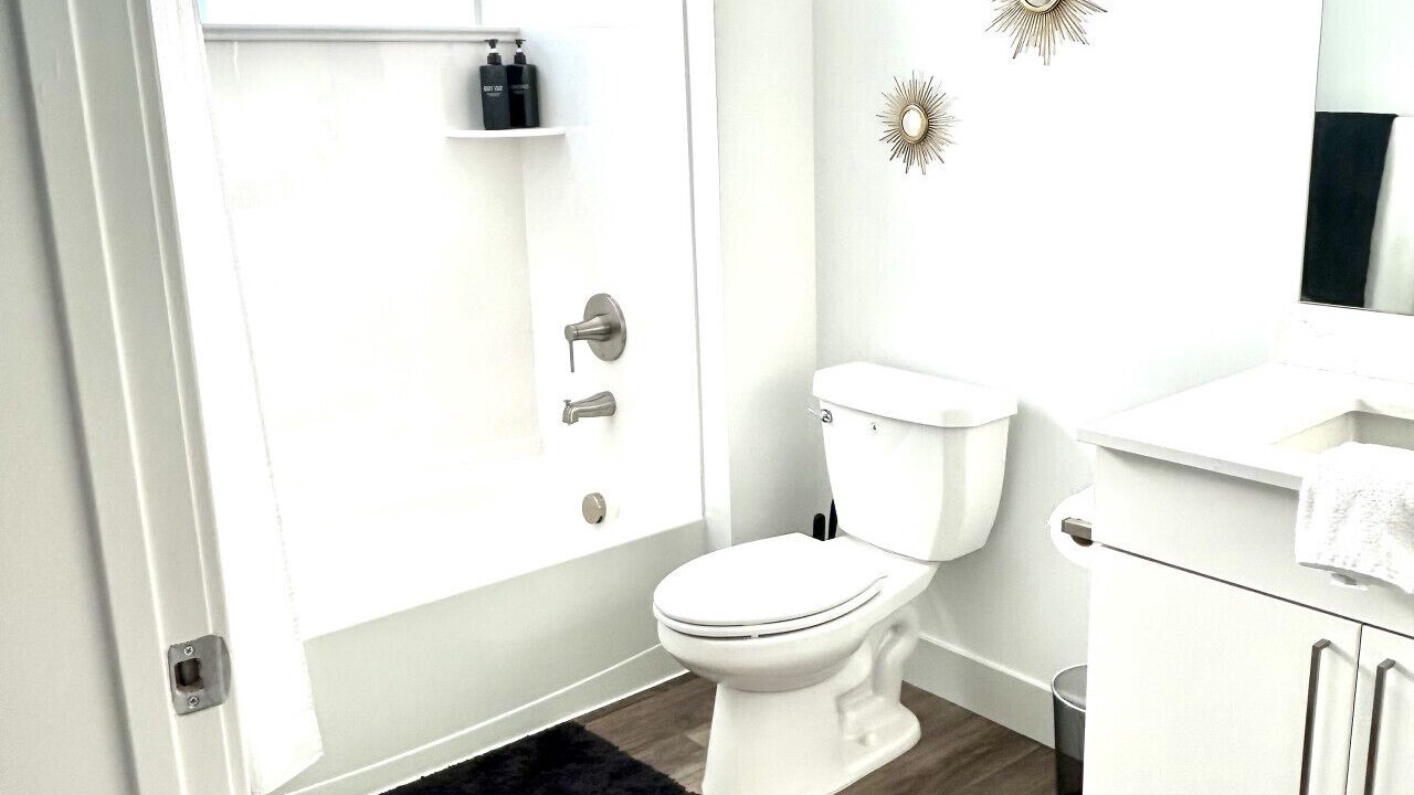 Photo of Bathroom in People's Freeway