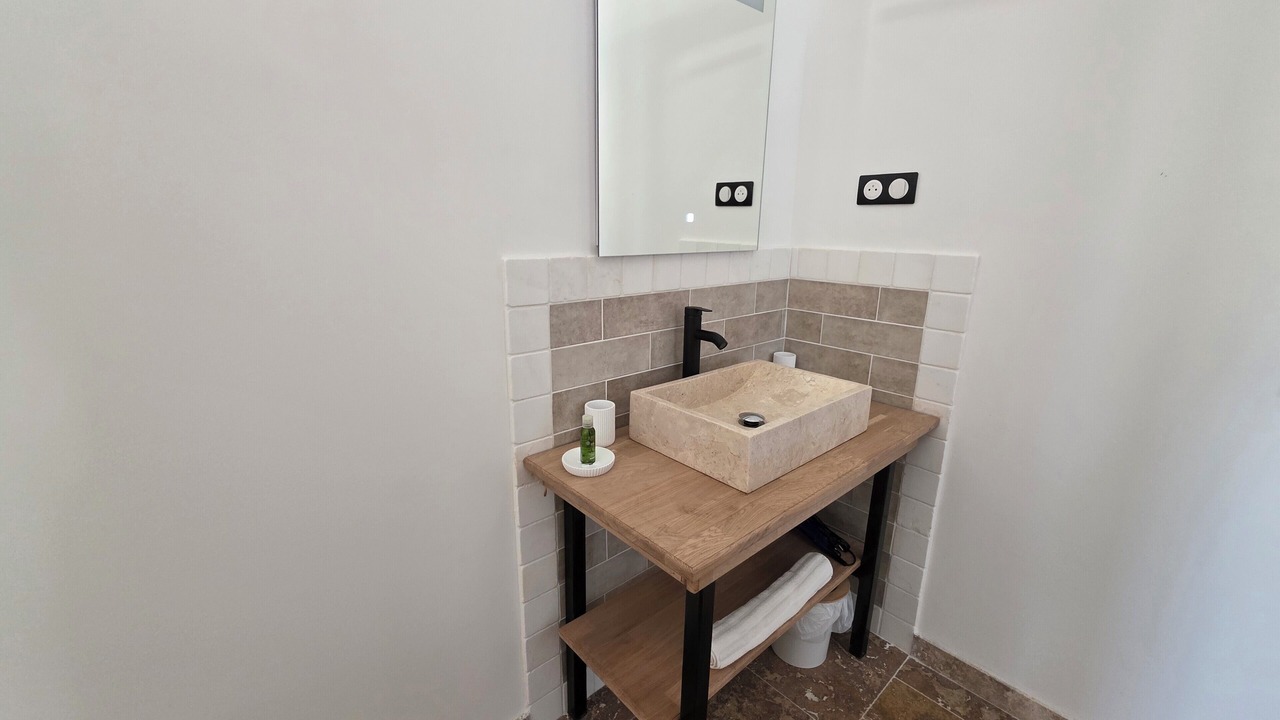 Photo of Bathroom in Arles