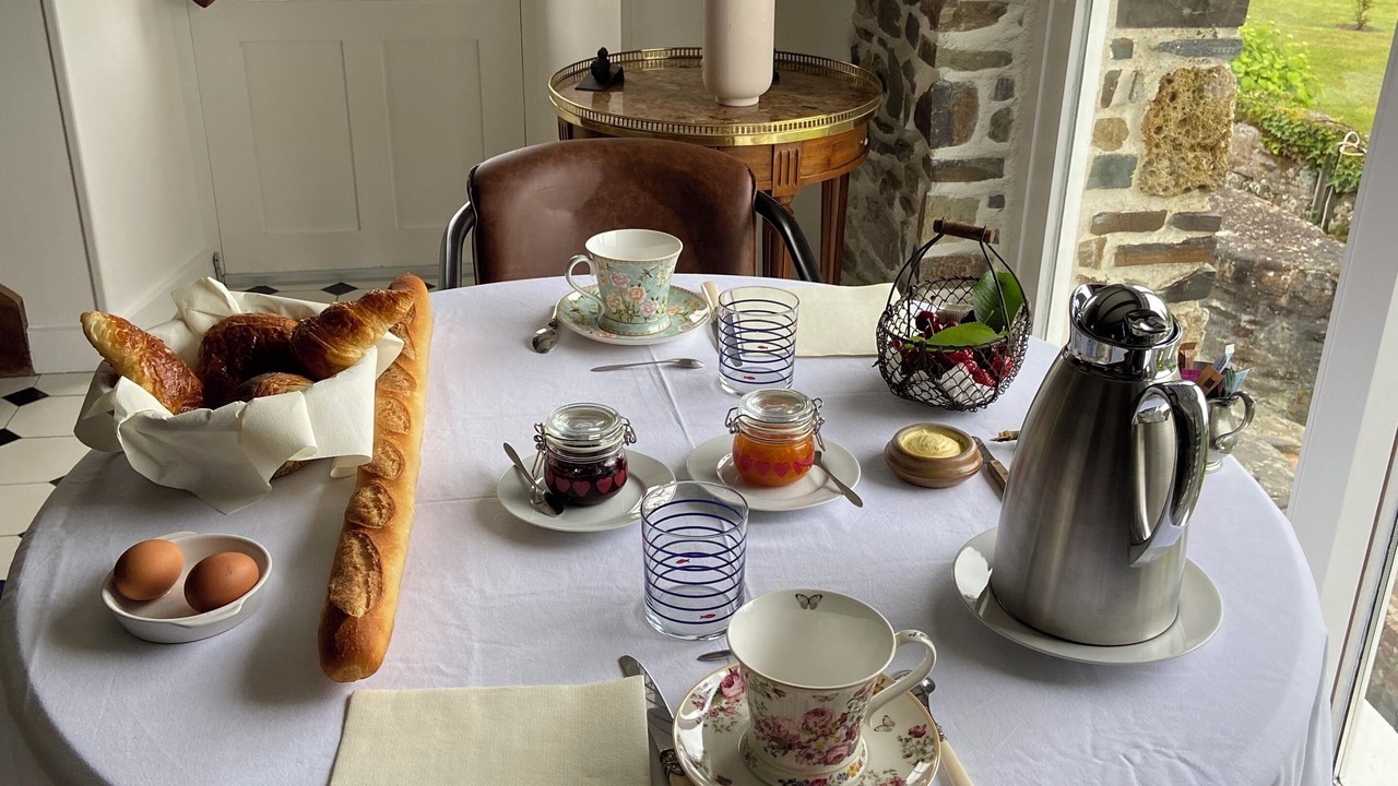 Photo of Others in Brehal