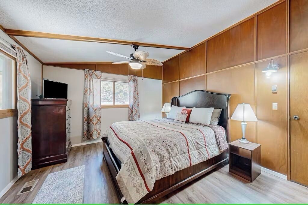 Photo of Bedroom in Lost Bridge Village