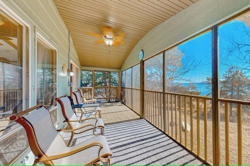Photo of Patio Balcony in Lost Bridge Village