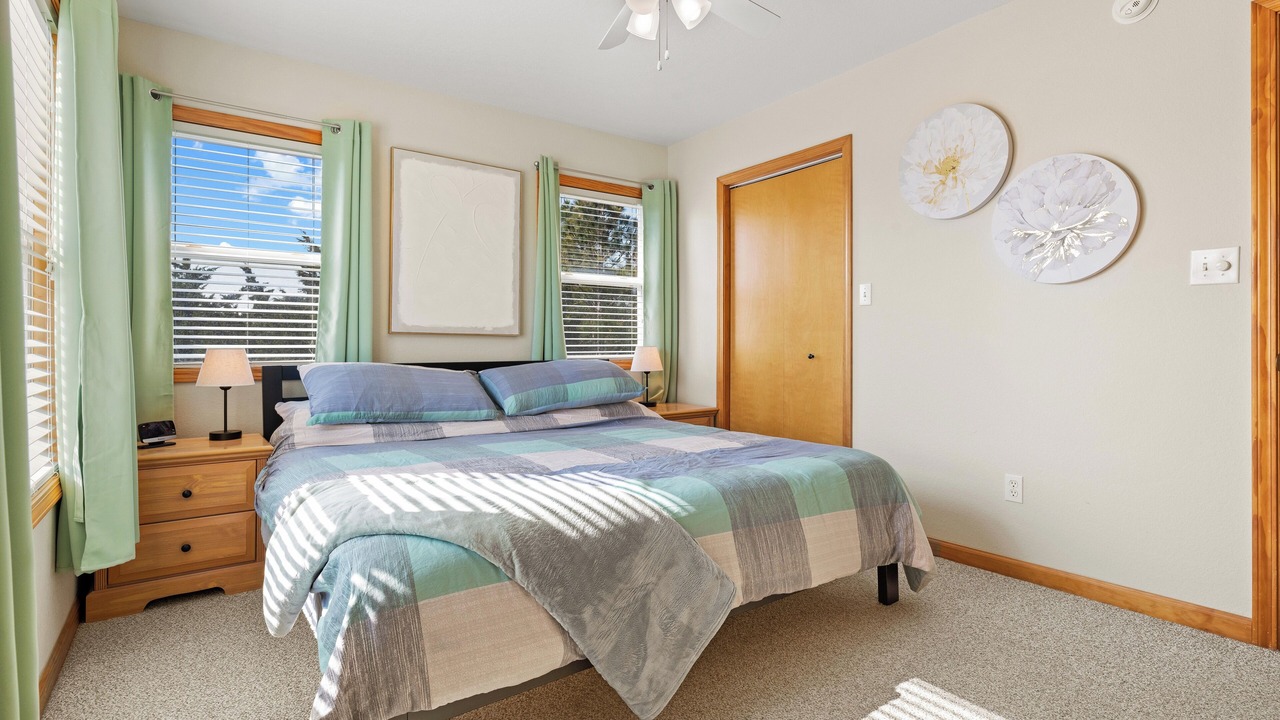 Photo of Bedroom in Wind Over Waves