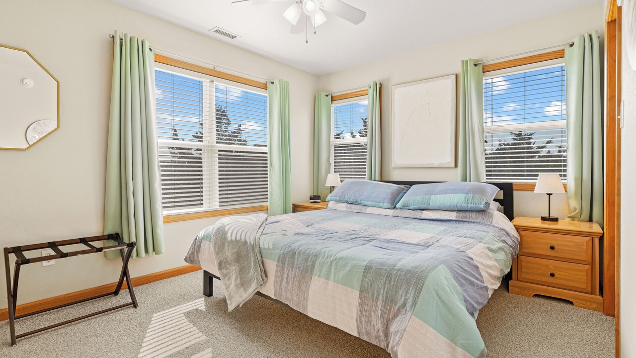 Photo of Bedroom in Wind Over Waves