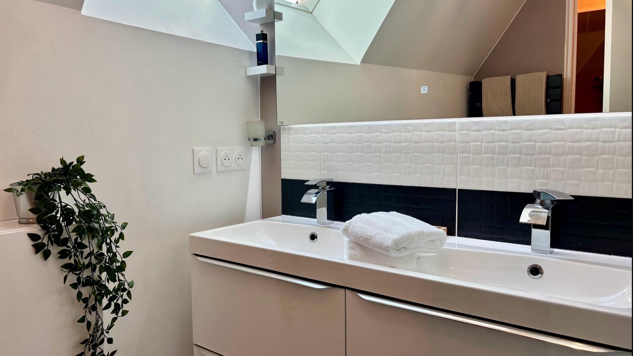 Photo of Bathroom in Dinan