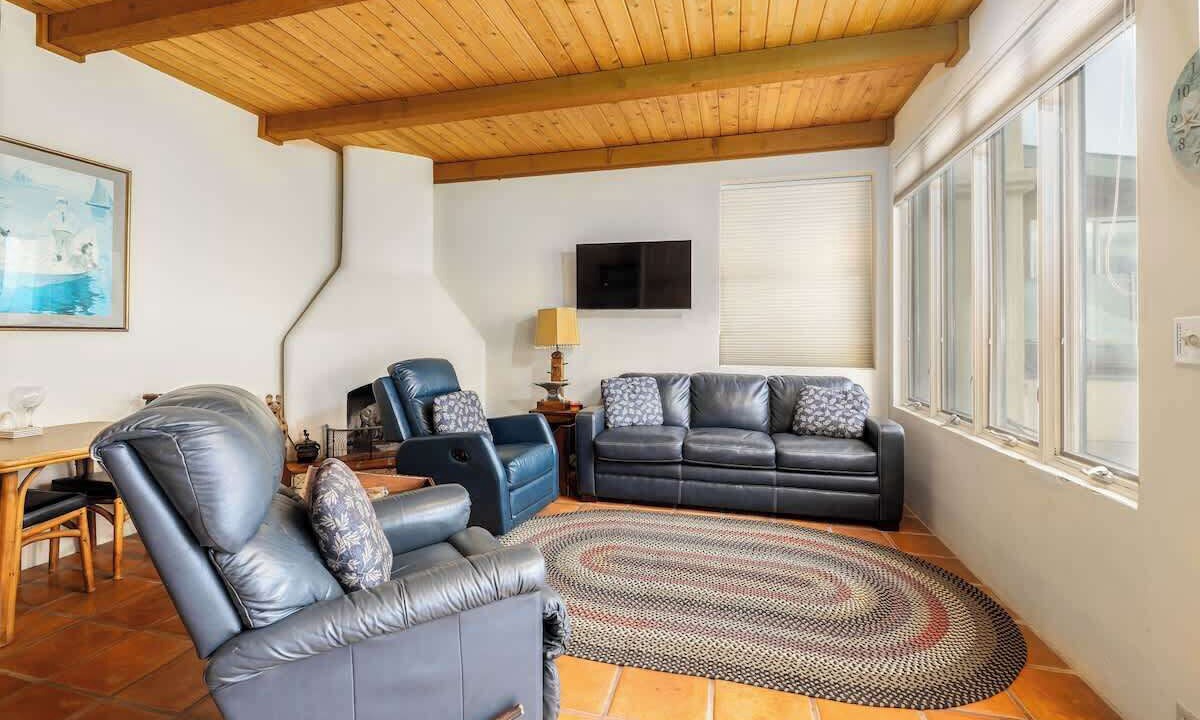 Photo of Livingroom in South Oceanside