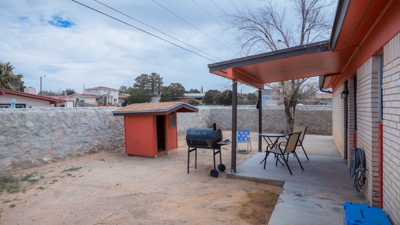 Photo of Patio Balcony in Biggs Field