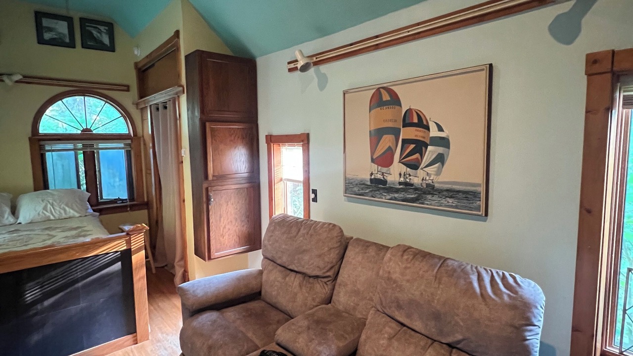 Photo of Livingroom in Lake Erie Beach