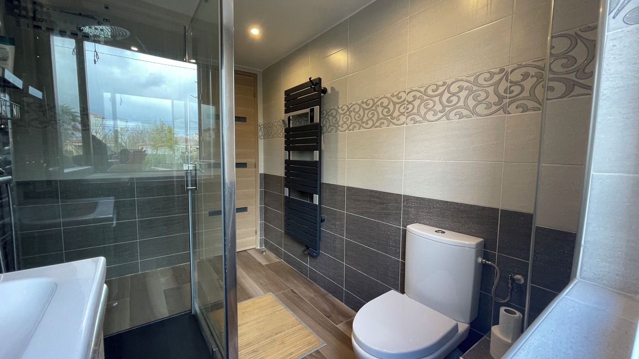Photo of Bathroom in Castelnaudary