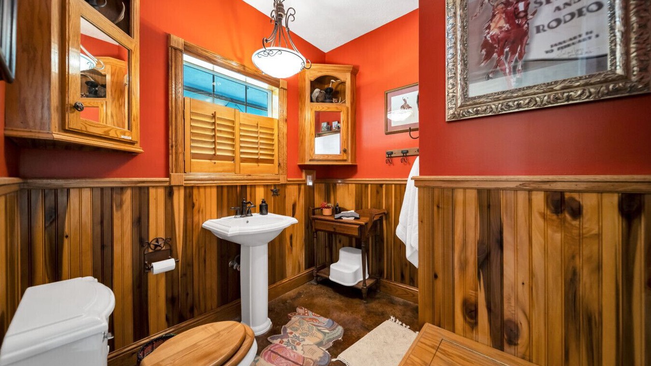 Photo of Bathroom in Navasota