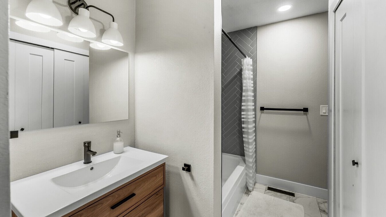 Photo of Bathroom in Scenic Heights