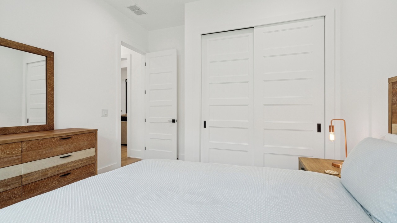 Photo of Bedroom in Pine Valley