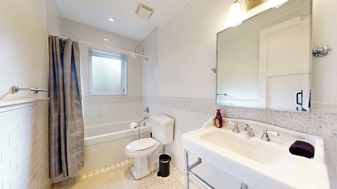 Photo of Bathroom in Thornhill