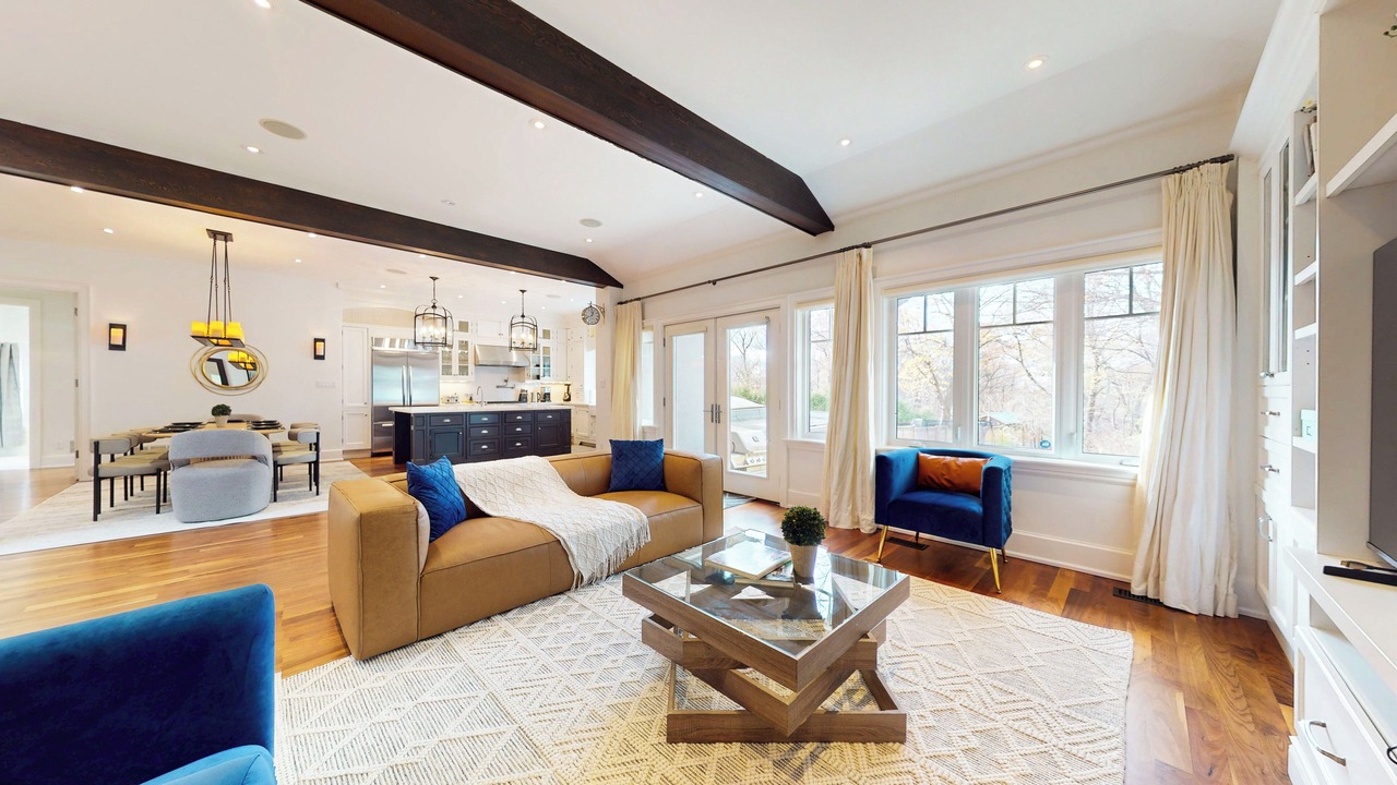 Photo of Livingroom in Thornhill