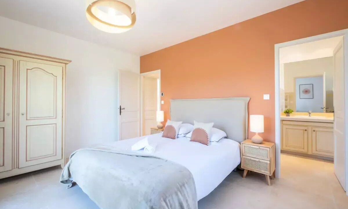 Photo of Bedroom in Roquefort-les-Pins