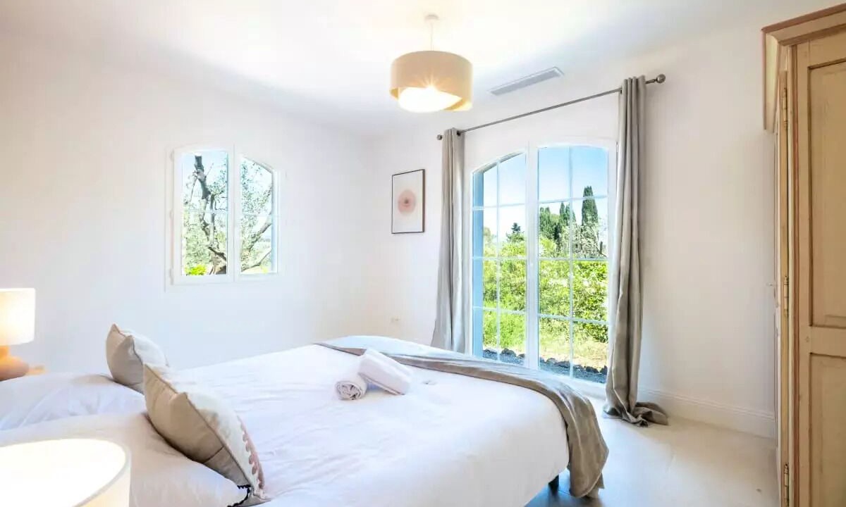 Photo of Bedroom in Roquefort-les-Pins