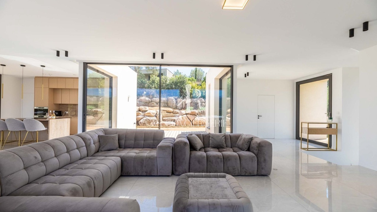 Photo of Livingroom in Pinarellu