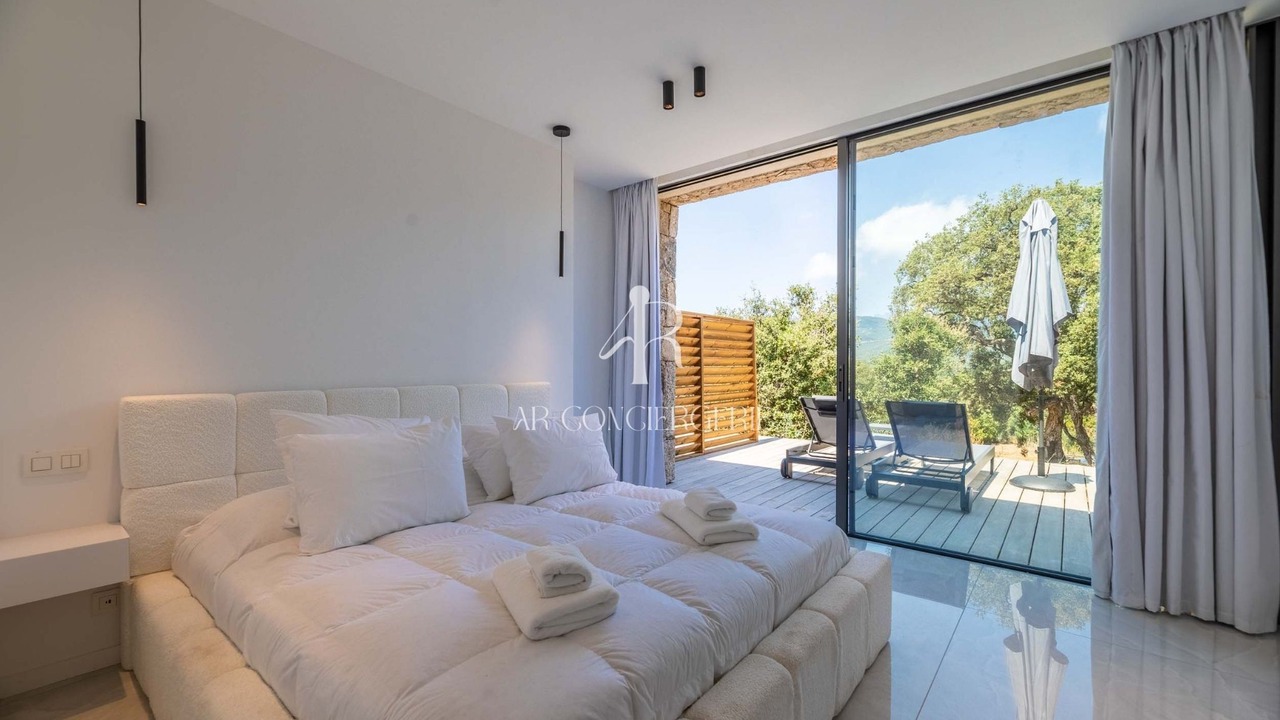 Photo of Bedroom in Pinarellu