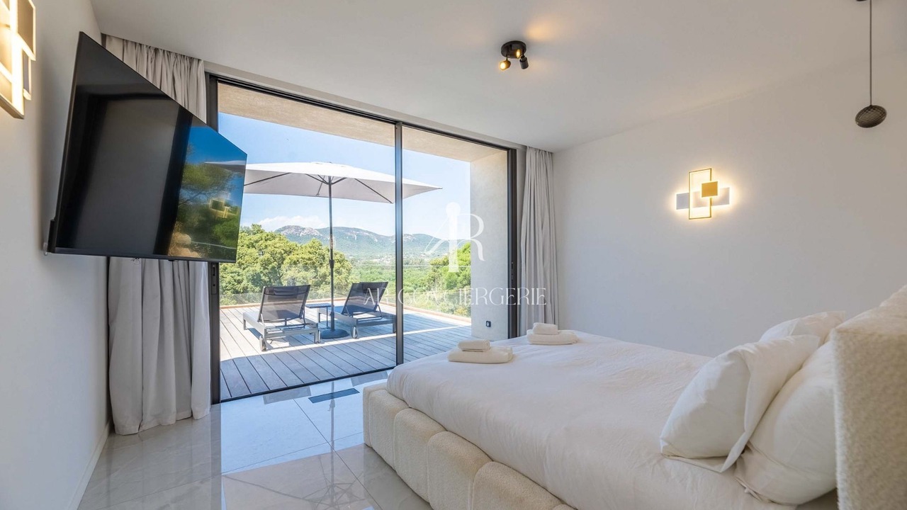 Photo of Bedroom in Pinarellu