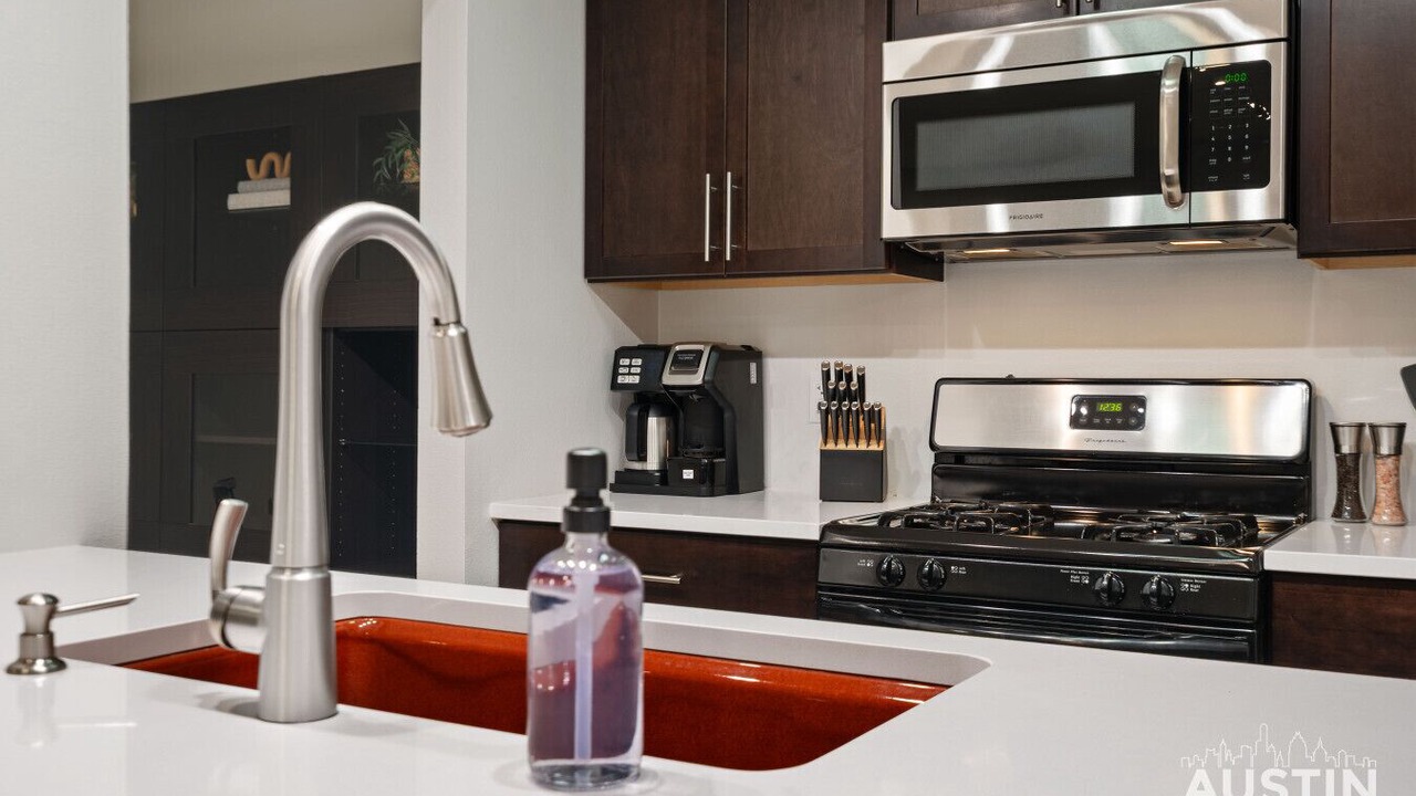 Photo of Kitchen in Greater South River City