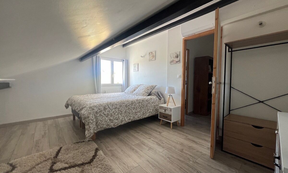 Photo of Bedroom in Montaud