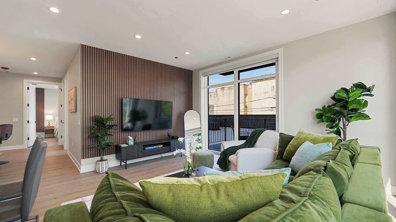 Photo of Others in Tri-Taylor