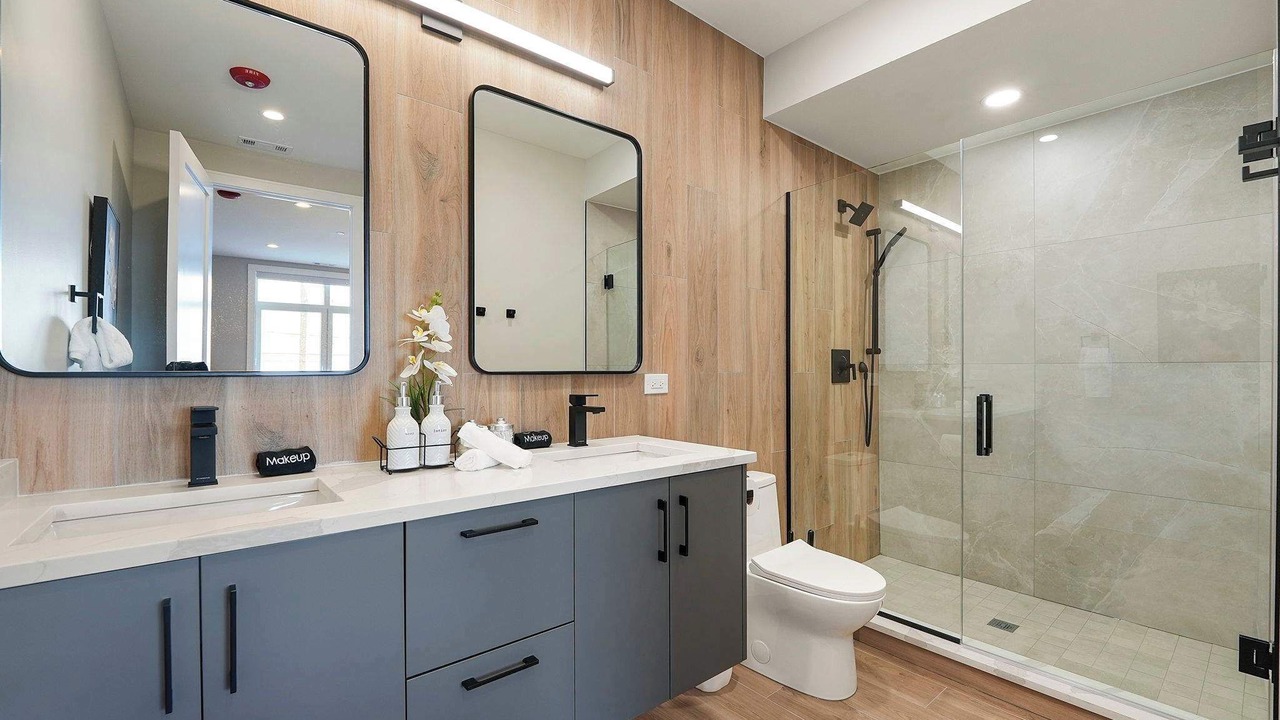 Photo of Others in Tri-Taylor