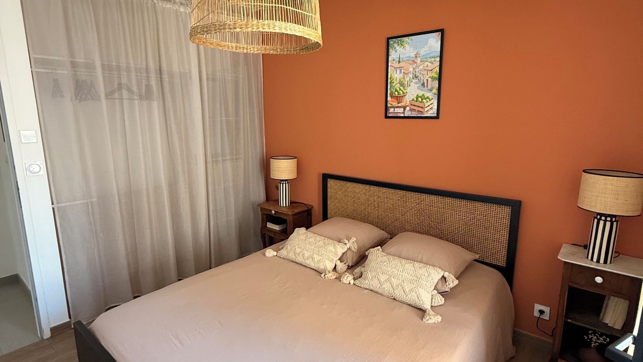 Photo of Bedroom in Caderousse