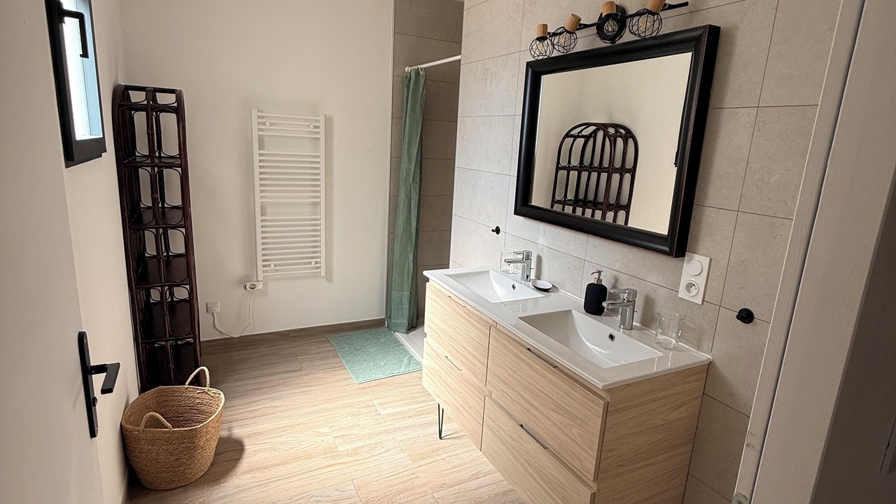 Photo of Bathroom in Caderousse