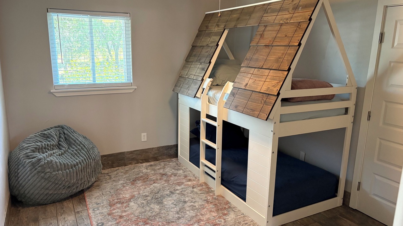 Photo of Bedroom in Pottsboro
