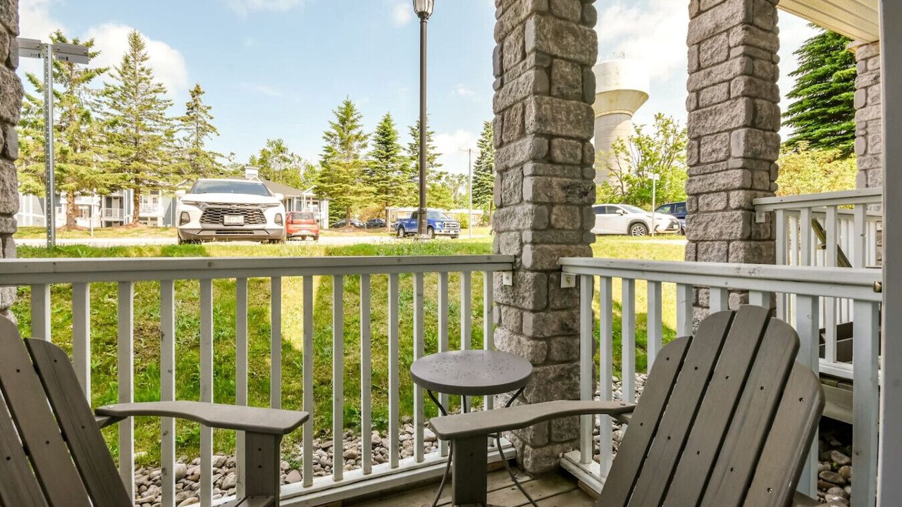 Photo of Patio Balcony in Oro-Medonte
