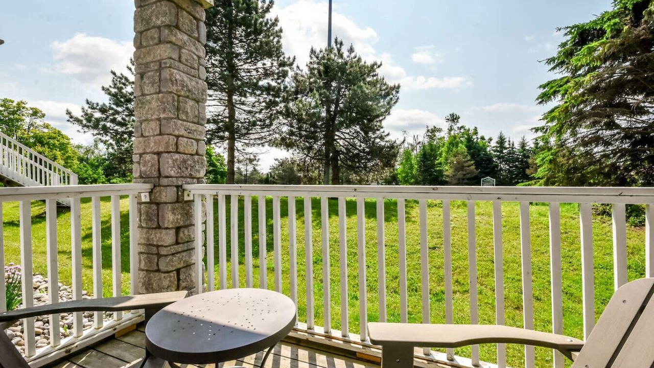 Photo of Patio Balcony in Oro-Medonte
