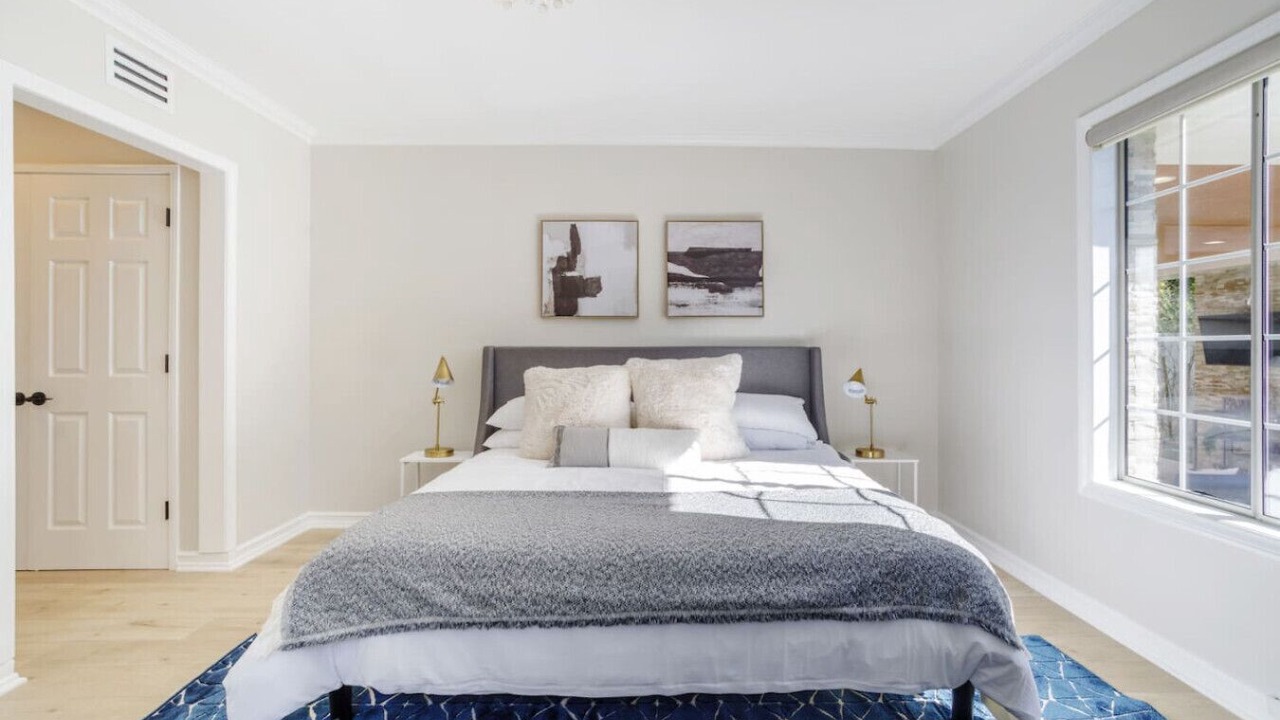 Photo of Bedroom in Valley Glen
