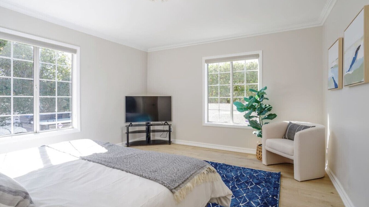 Photo of Bedroom in Valley Glen