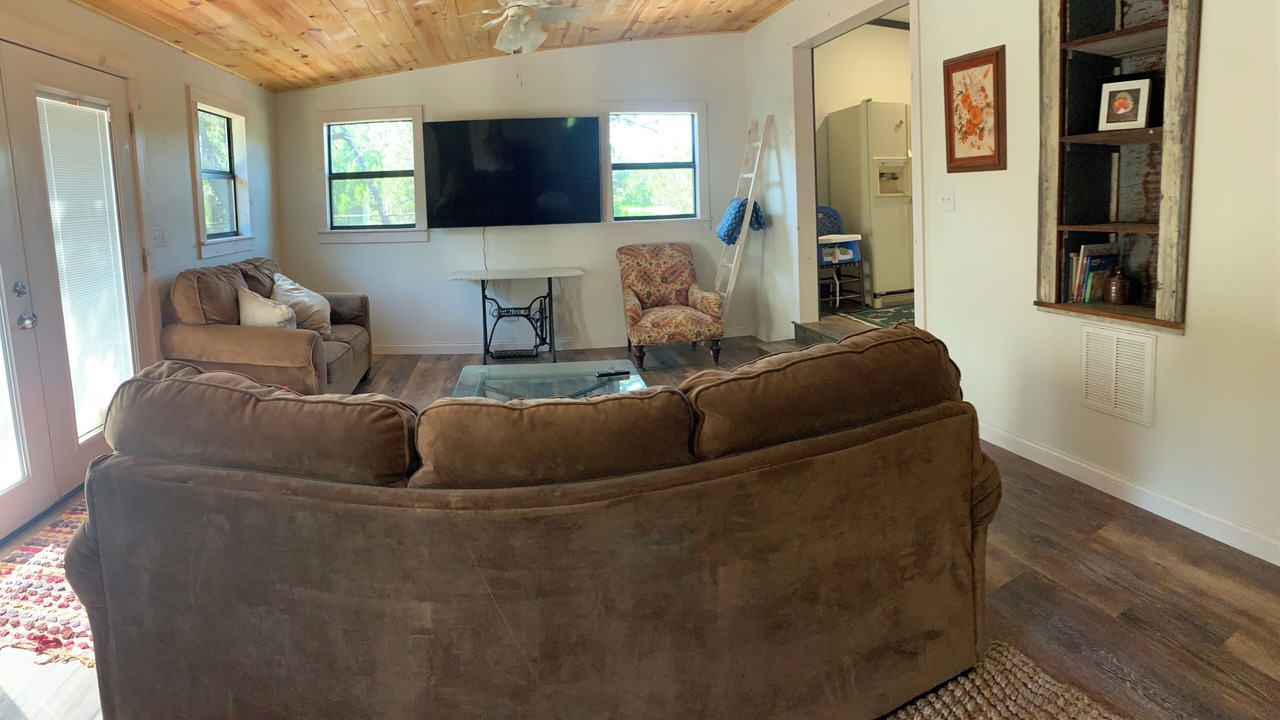 Photo of Livingroom in Vanderpool