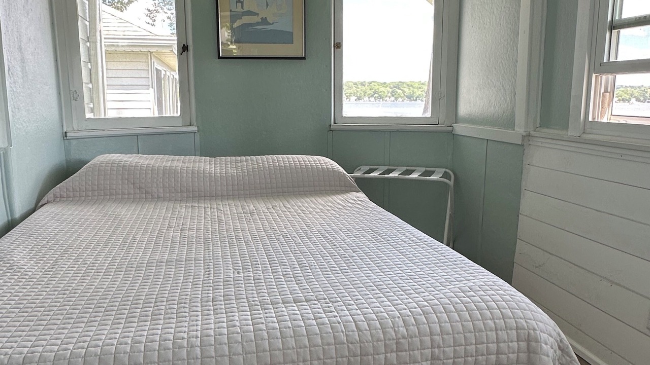 Photo of Bedroom in Lakeville