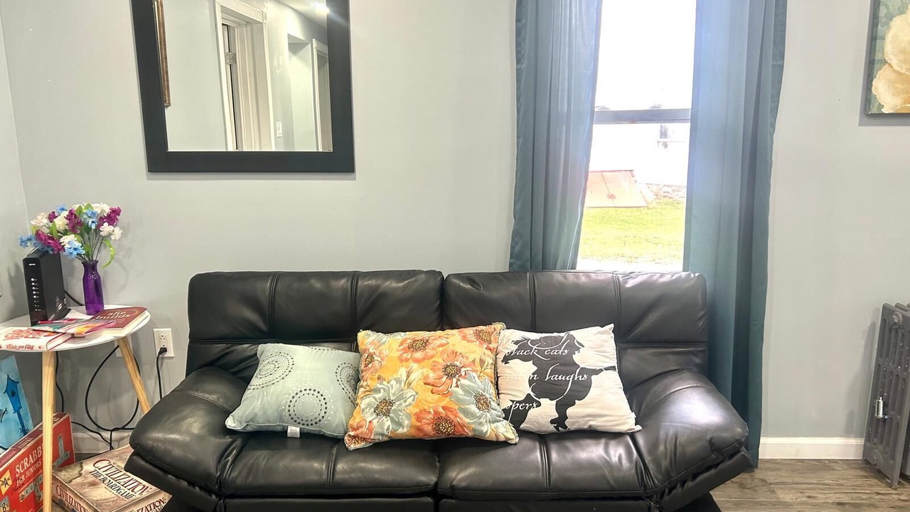 Photo of Livingroom in Kingston