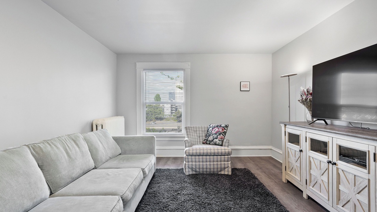 Photo of Livingroom in Wallingford